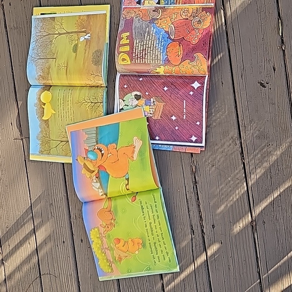 Three Children's Books - Picture 6 of 6